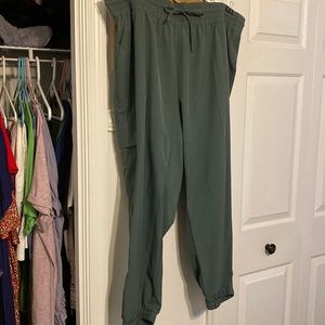 Old Navy Strethtech cargo pants, worn 2x, size 2x